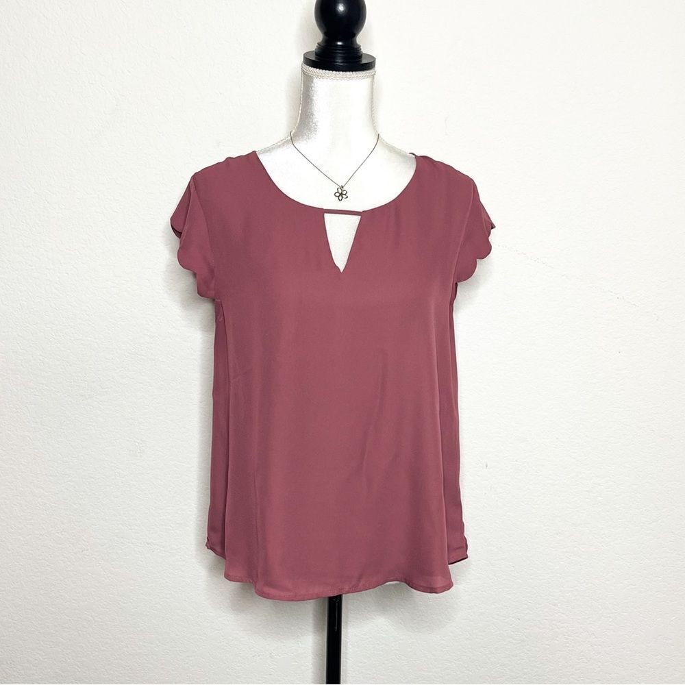 Blu Pepper Women's Scalloped Sleeve Lined Front Blouse Size Medium